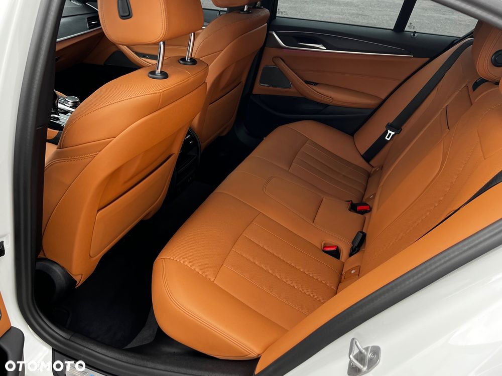 BMW Seria 5 530i M Sport Edition - 23