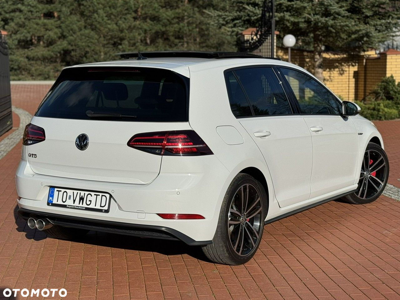 Volkswagen Golf - 17