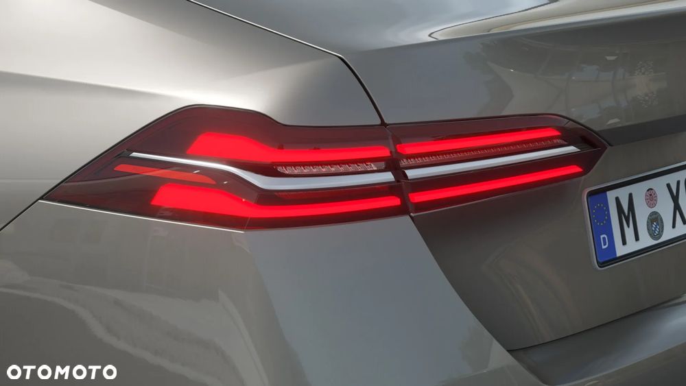 BMW Seria 5 530e PHEV M Sport - 8