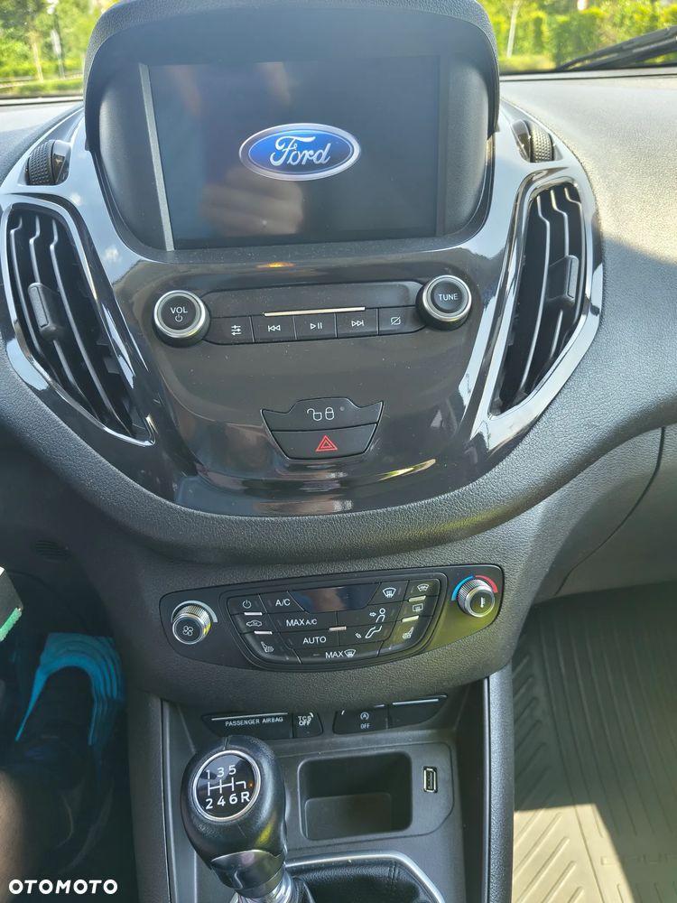 Ford Tourneo Courier 1.5 TDCi Titanium - 17
