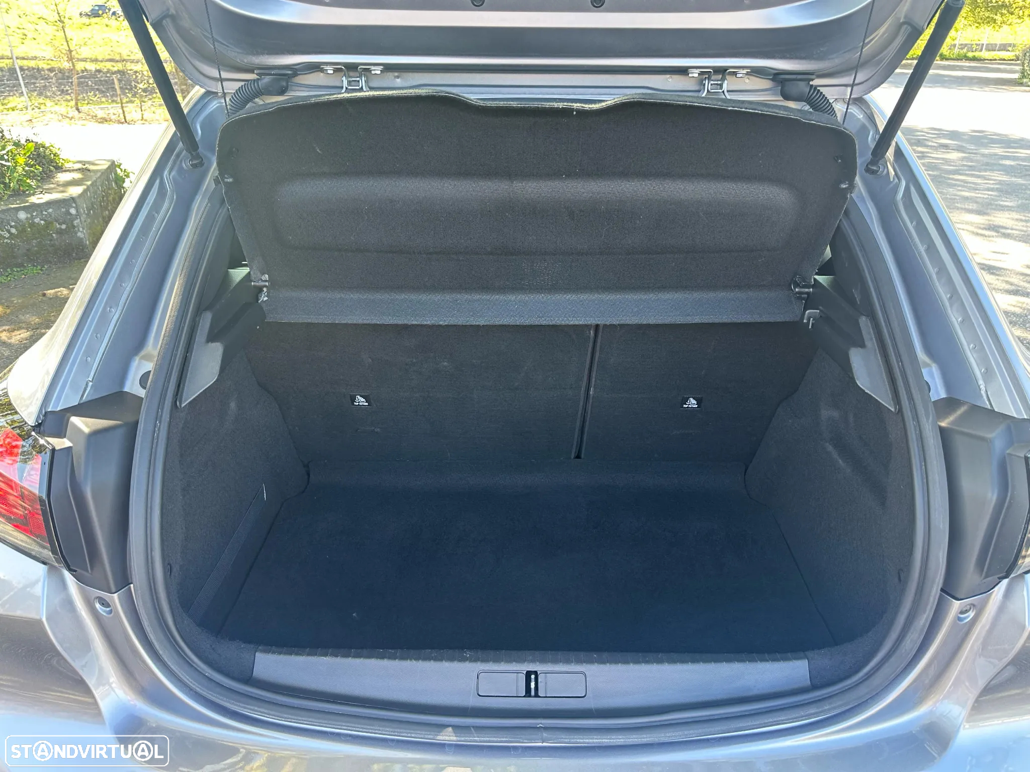 Peugeot 208 1.2 PureTech Allure Pack EAT8 - 28
