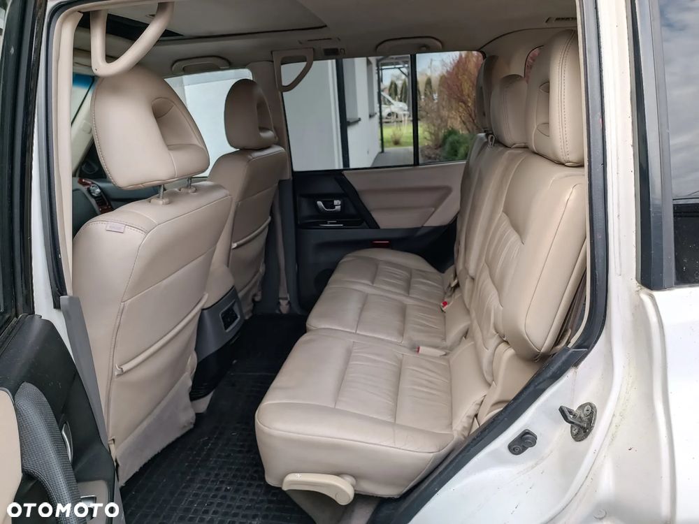 Mitsubishi Pajero 3.5 V6 GDI 7os (lea) - 10