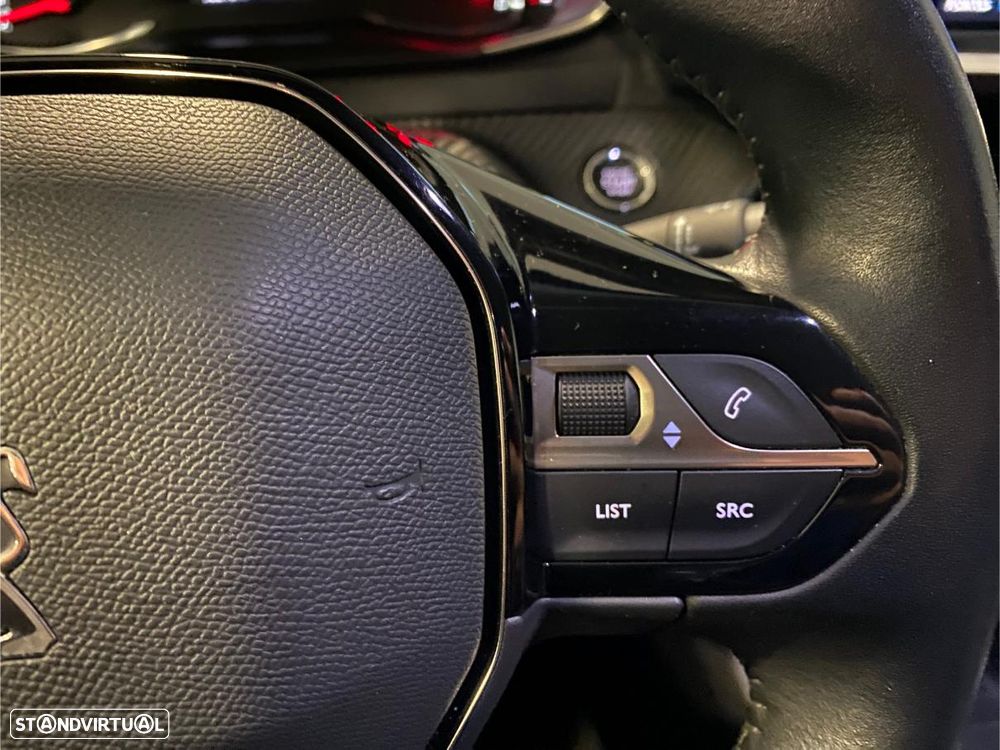 Peugeot 2008 1.2 PureTech Allure Pack - 37