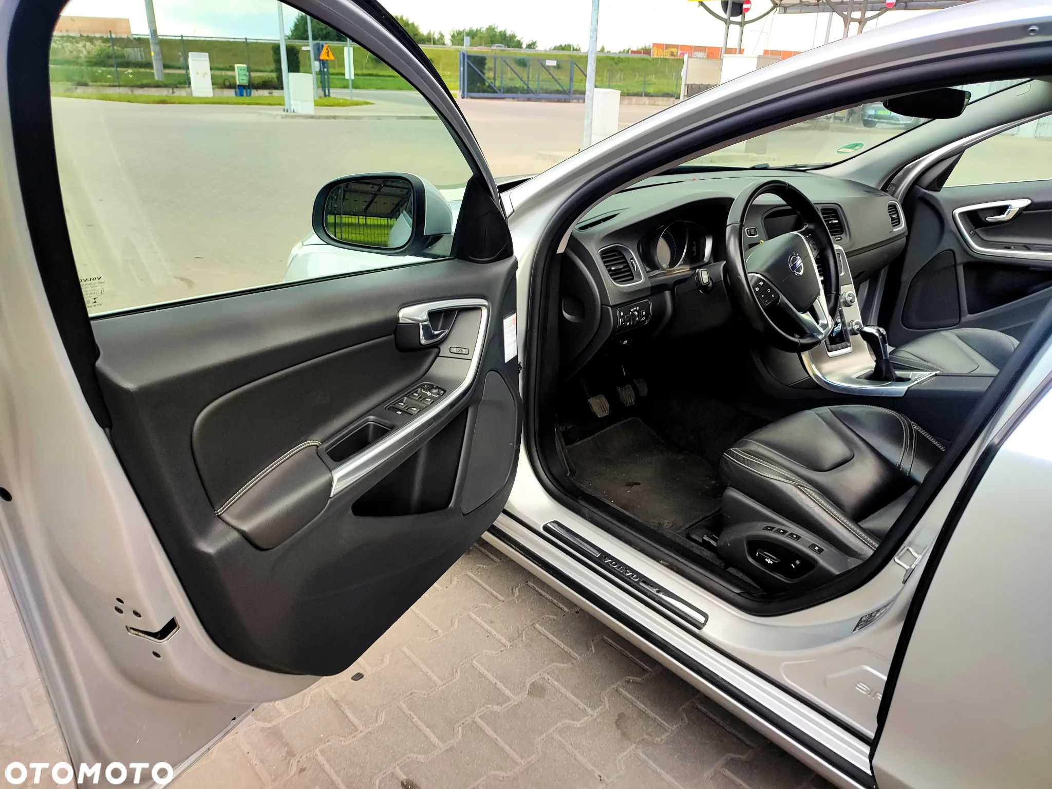 Volvo V60 D3 Momentum - 16