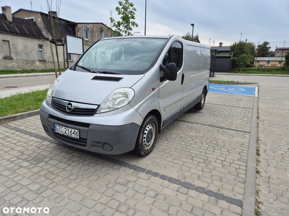 Opel Vivaro - 1