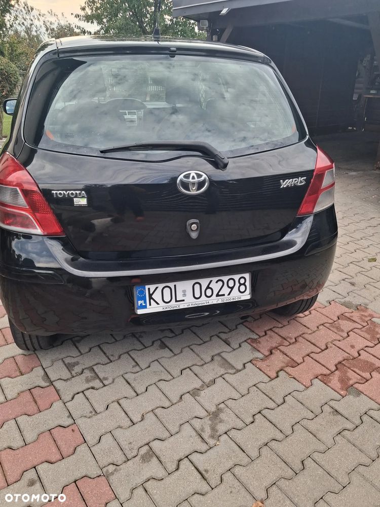 Toyota Yaris 2011 photo 3