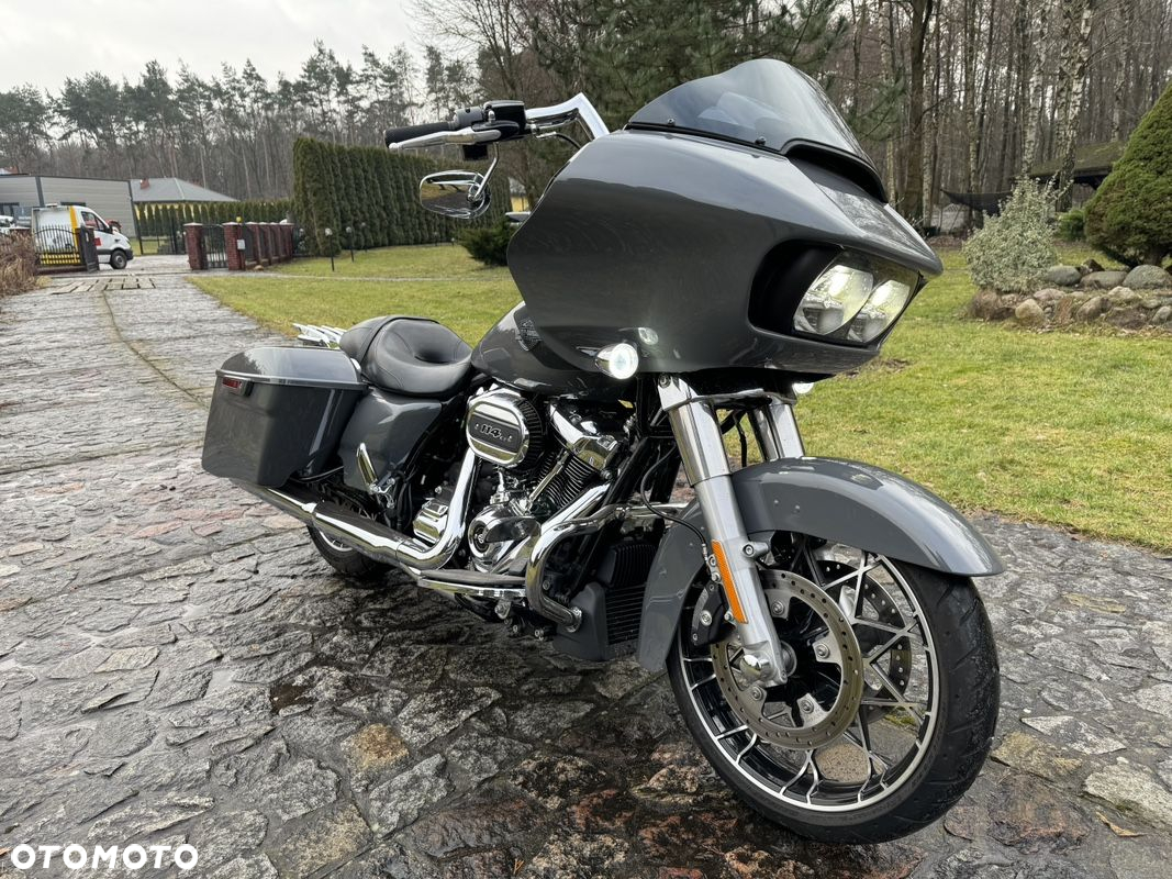 Harley-Davidson Touring Road Glide - 15