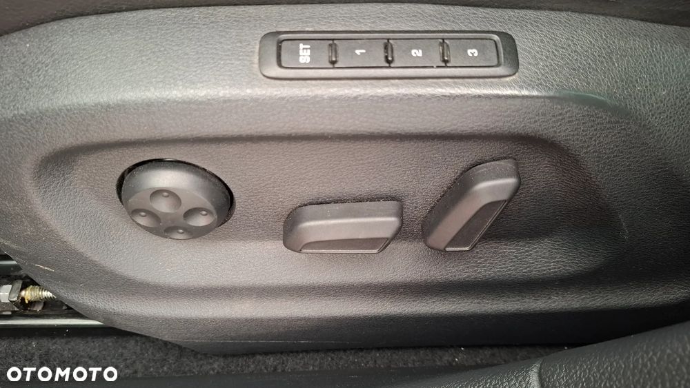 Volkswagen Sharan 2.0 TDI DSG Highline - 17