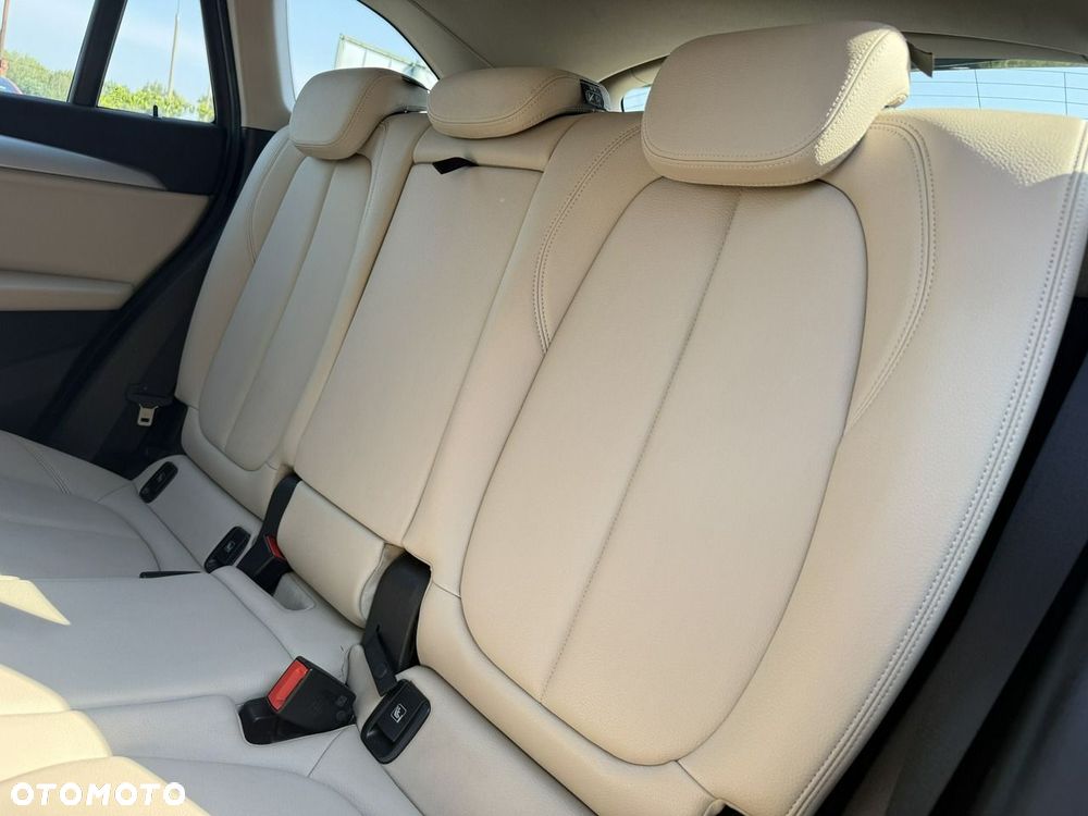 BMW X1 sDrive18i GPF xLine - 30