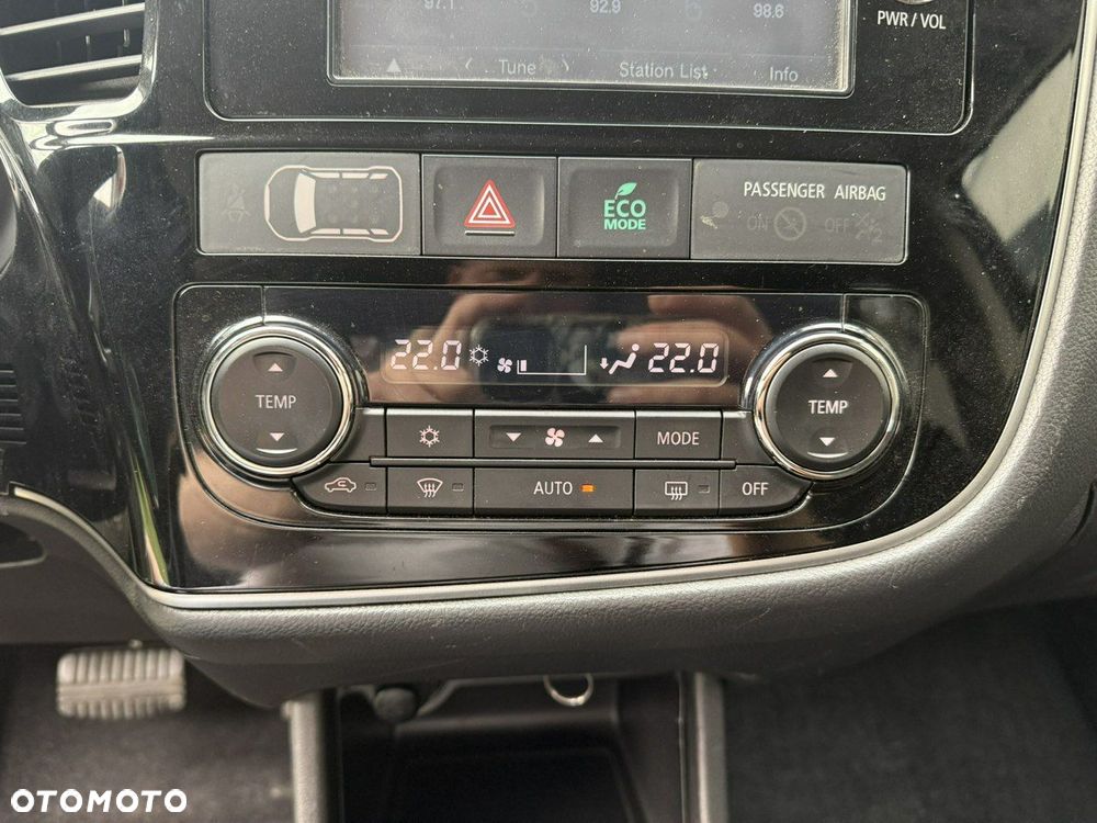 Mitsubishi Outlander - 16