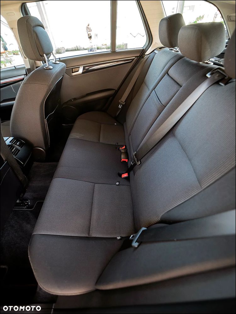 Mercedes-Benz Klasa C 180 (BlueEFFICIENCY) Elegance - 33