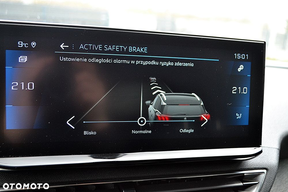 Peugeot 3008 BlueHDi 130 Stop & Start EAT8 Allure - 28