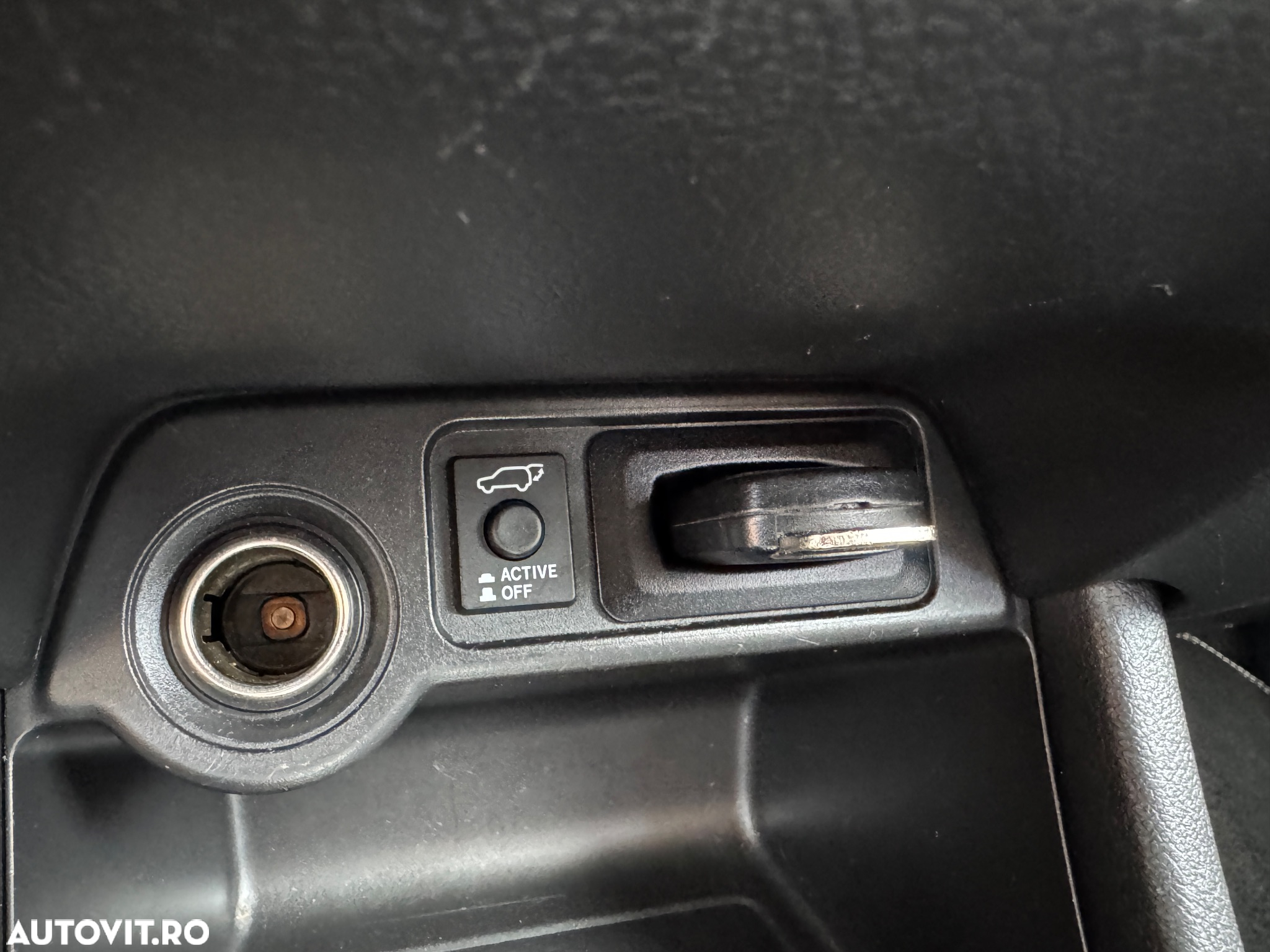 Mitsubishi Outlander 2.0 4WD Plug-In Hybrid - 28