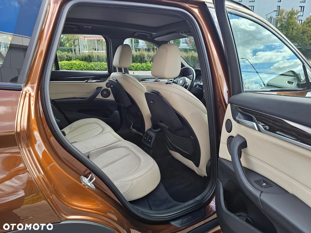BMW X1 xDrive25i Sport Line - 10