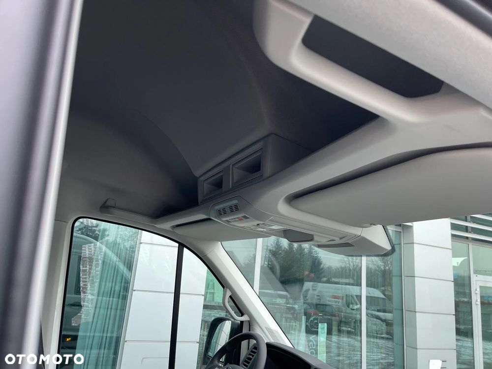 Volkswagen CRAFTER - 8