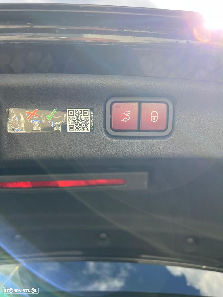 Mercedes-Benz C 300 e AMG Line - 8