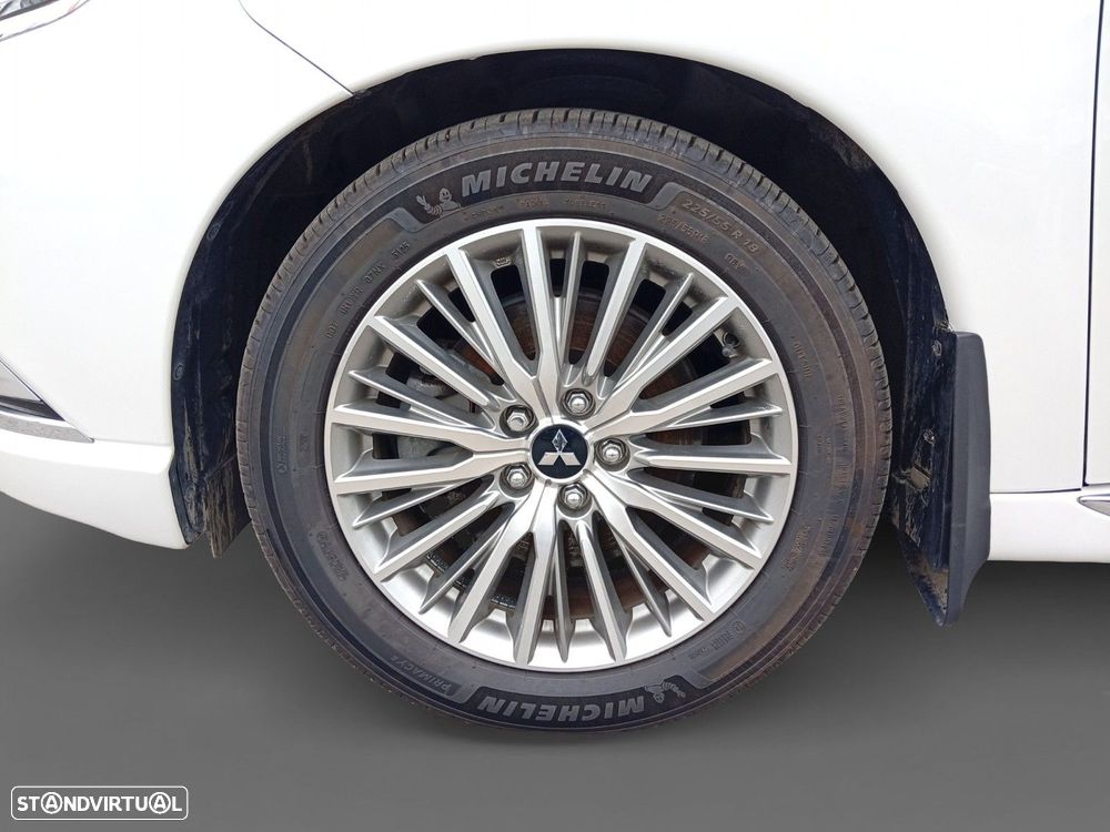 Mitsubishi Outlander 2.4 Intense - 14