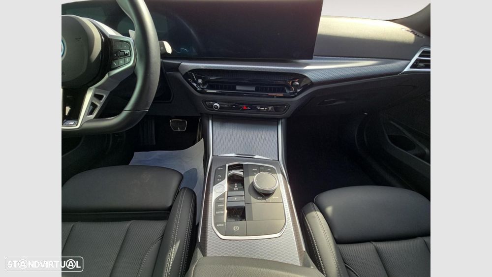 BMW 330 e Pack Desportivo M Auto - 13