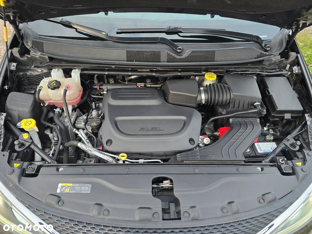 Chrysler Pacifica - 21