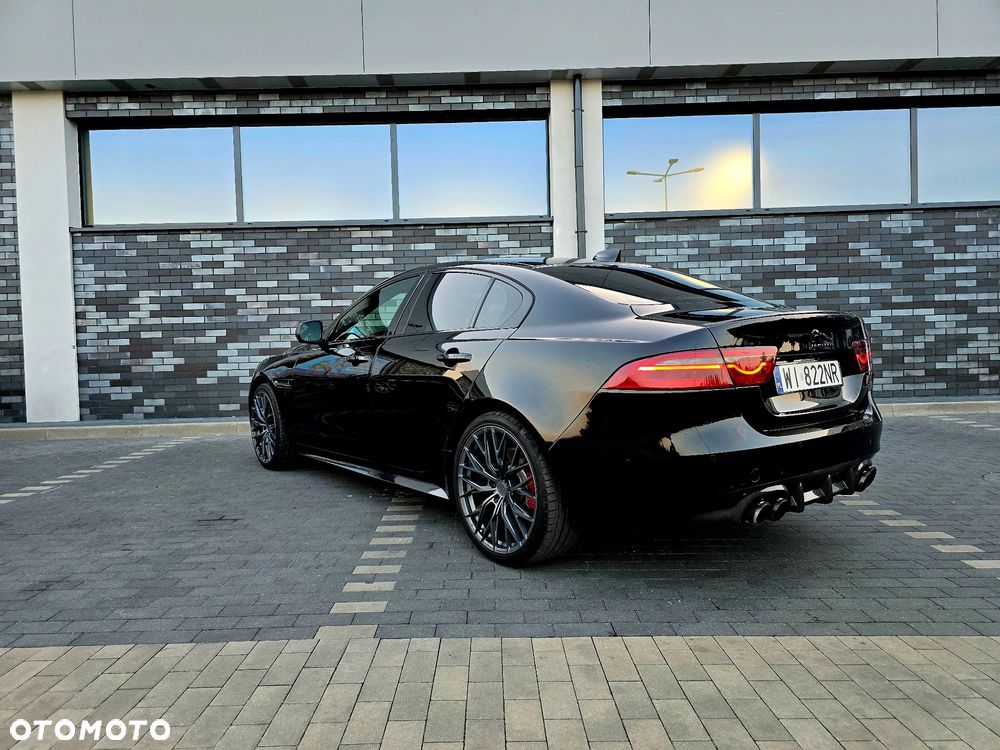 Jaguar XE S - 8