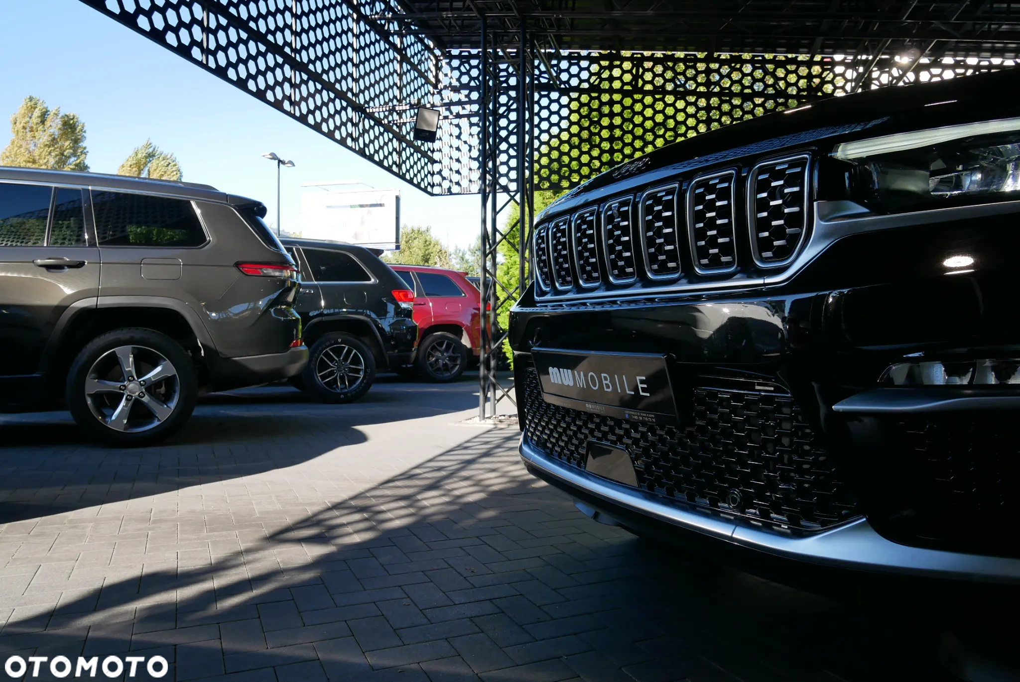 Jeep Grand Cherokee - 37