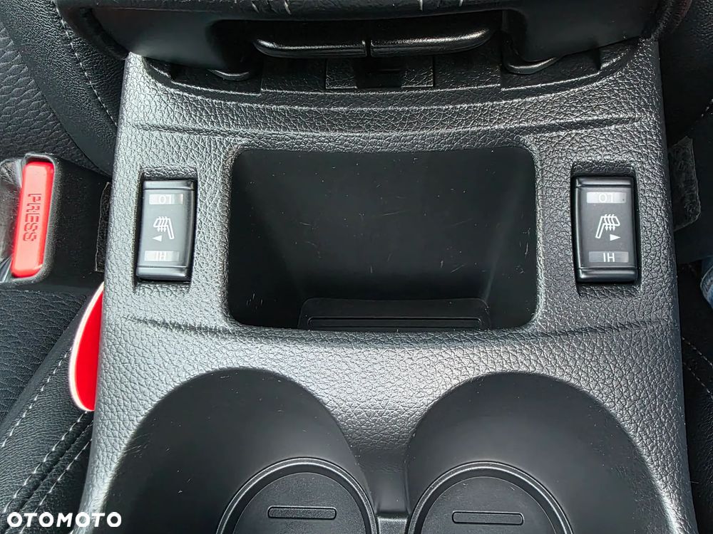 Nissan Qashqai 1.6 DCi Xtronic TEKNA - 31