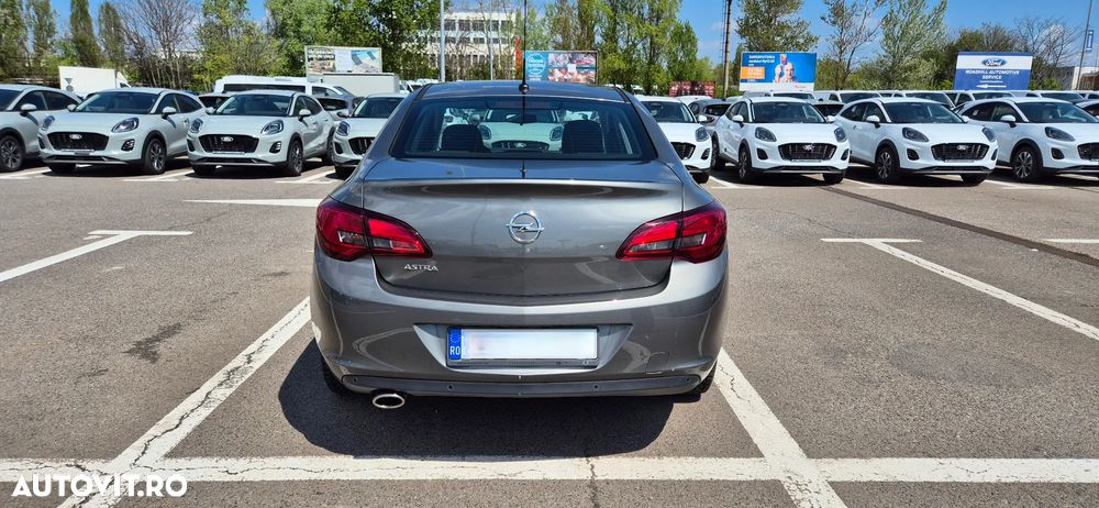 Opel Astra 1.4 Turbo ECOTEC Enjoy - 2