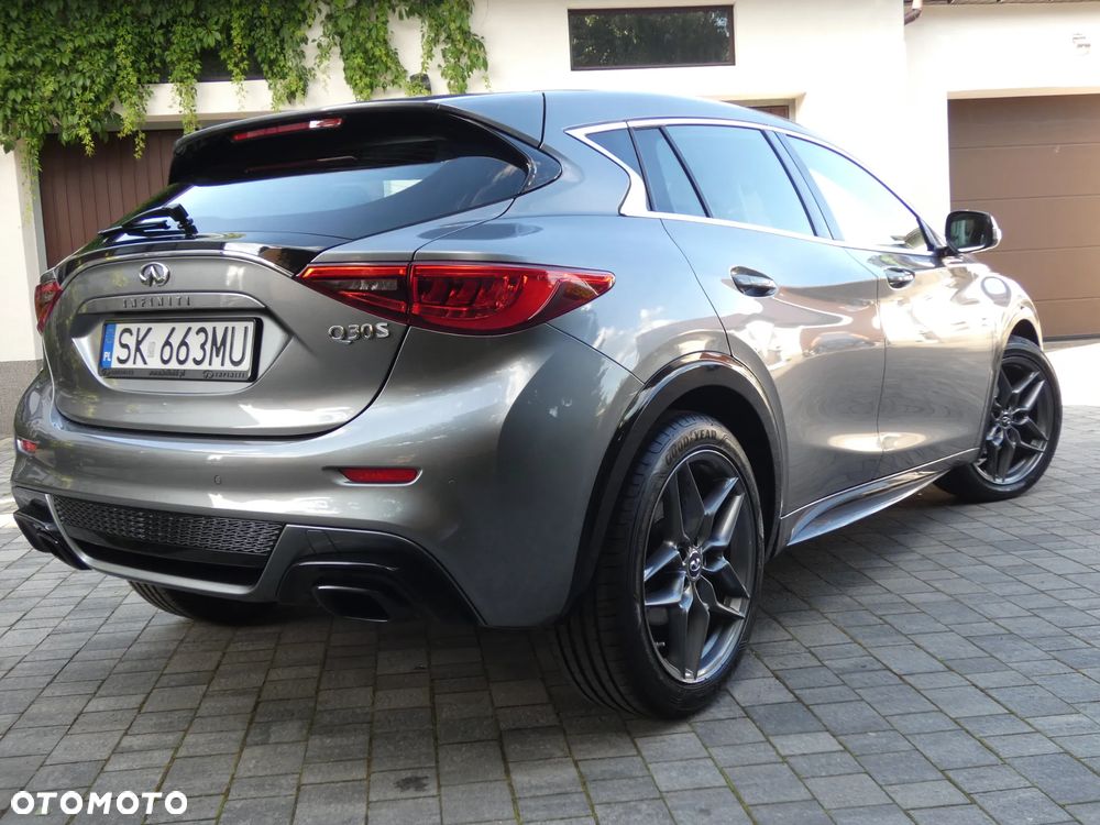 Infiniti Q30 1.6t Premium Tech 7DCT - 14