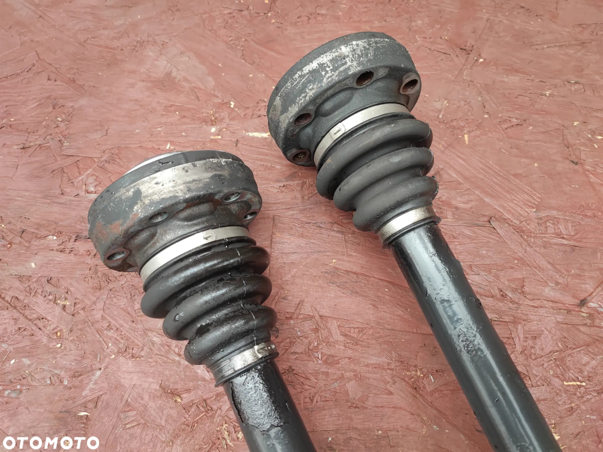 BMW E87 / E90 / E91 ORYGINALNA PÓŁOŚ LEWA / PRAWA DUŻA GŁOWA DO SILNIKÓW GAMY N52B25 / N52B30 O NR. 33 21 7 553 564 / 33 20 7 561 795 OEM W BARDZO DOBRYM STANIE - 11