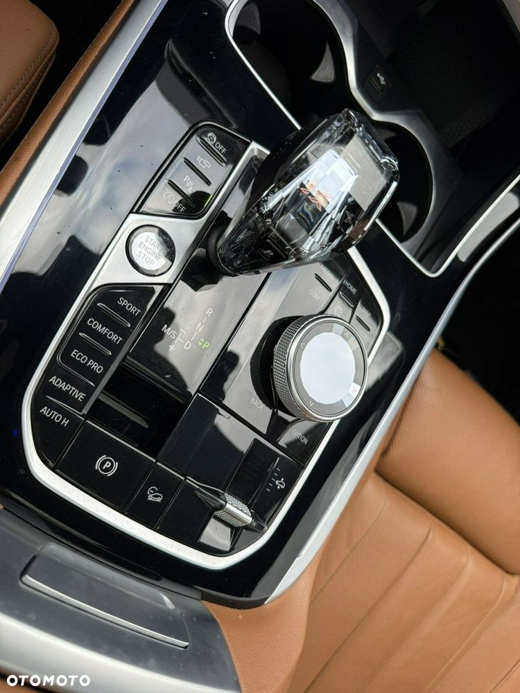 BMW X7 M50i sport - 15