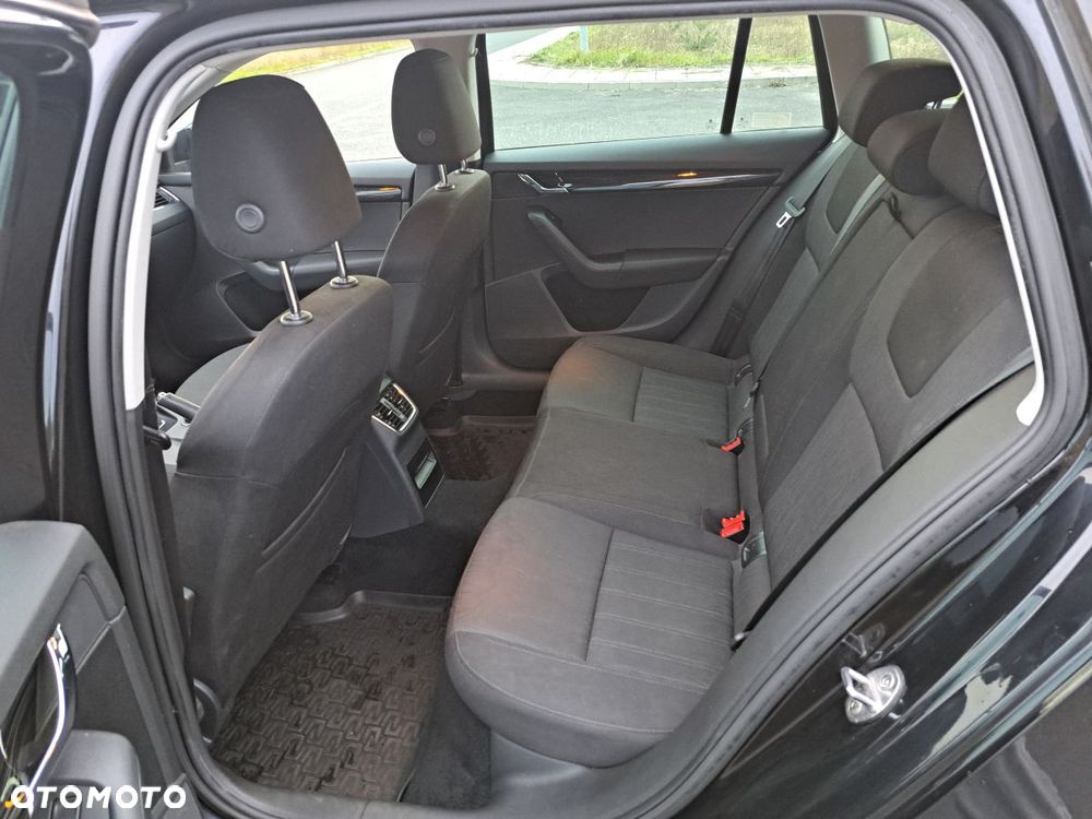 Skoda Octavia 2.0 TDI Style - 12