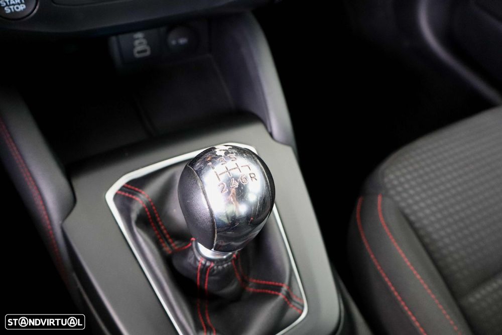 Ford Focus 1.0 EcoBoost MHEV ST-Line - 33