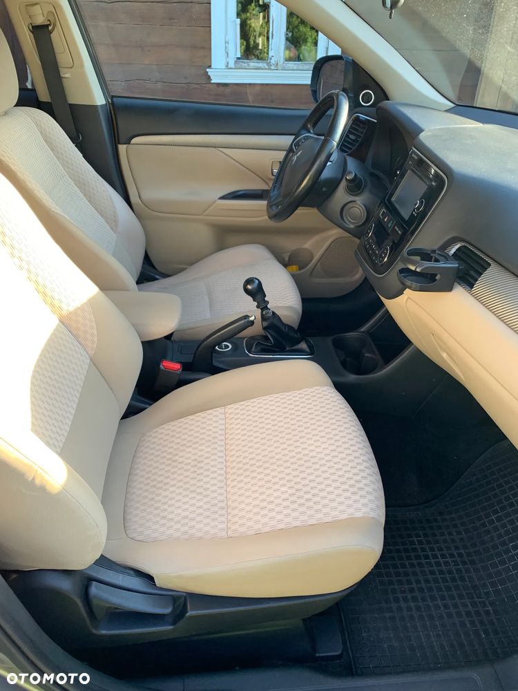Mitsubishi Outlander 2.2 DID Intense + - 7
