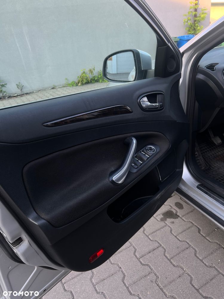Ford Mondeo 2.0 TDCi Ghia - 21