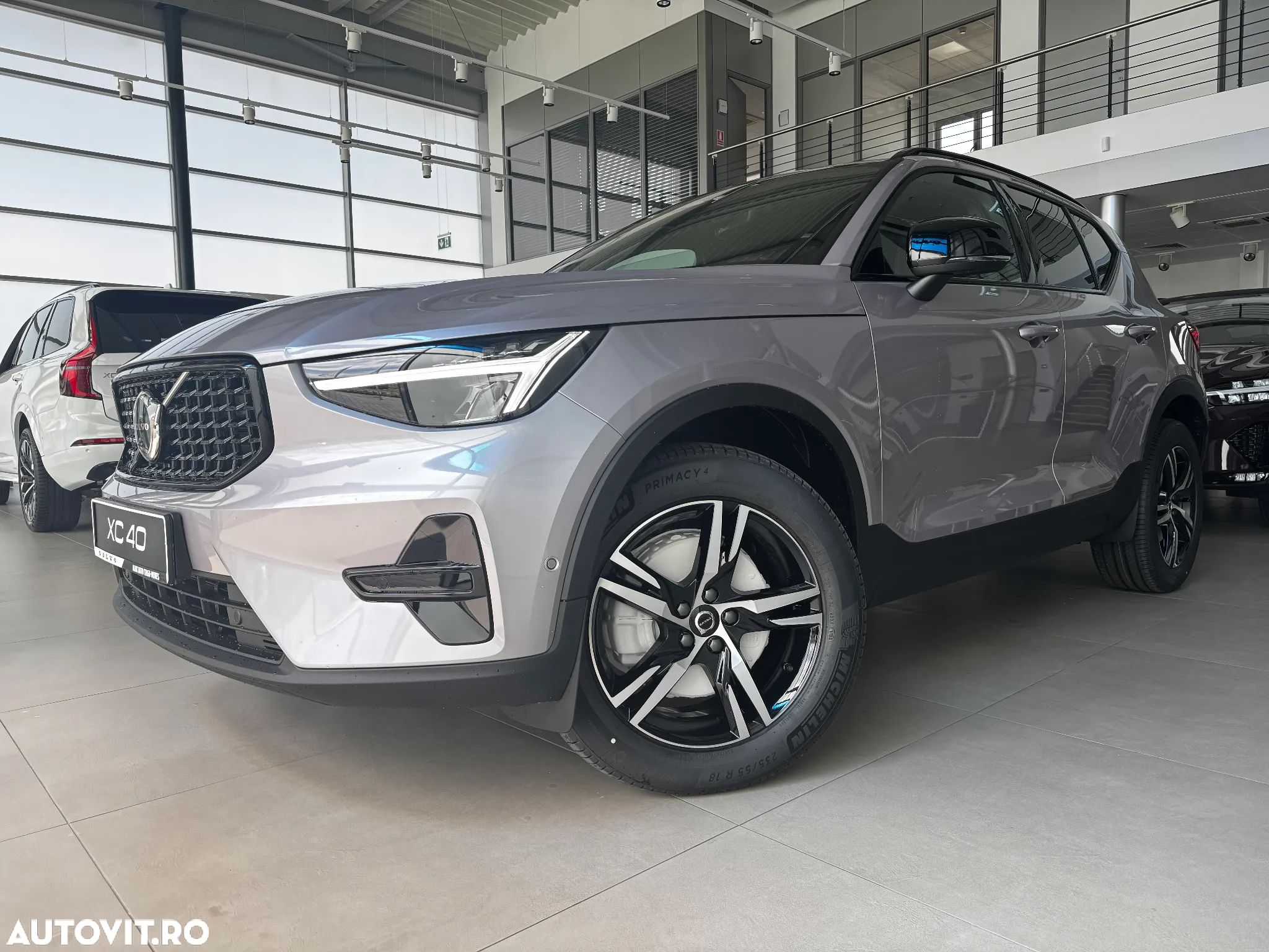Volvo XC 40 B3 AT FWD MHEV Plus Dark - 1