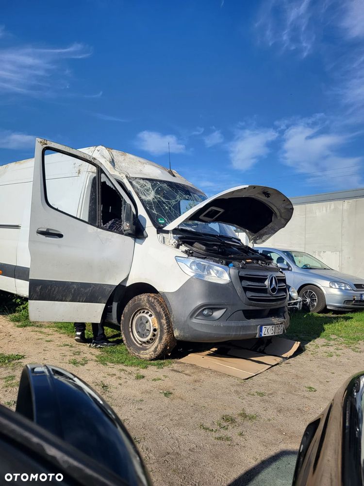 Mercedes-Benz Sprinter - 9