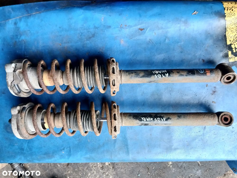 Mcperson tył tylny Audi A4 B5 Kombi Avant prawy lewy KOMPLET amortyzator sprężyna podstawa - 2