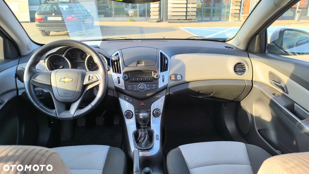 Chevrolet Cruze - 11