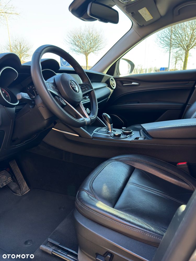 Alfa Romeo Stelvio 2.0 Turbo 16V AT8-Q4 Super - 16