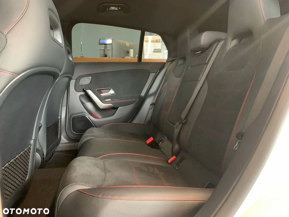 Mercedes-Benz CLA 200 AMG Line 7G-DCT - 6