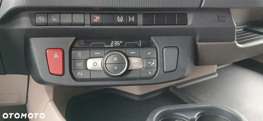 DAF XG - 19