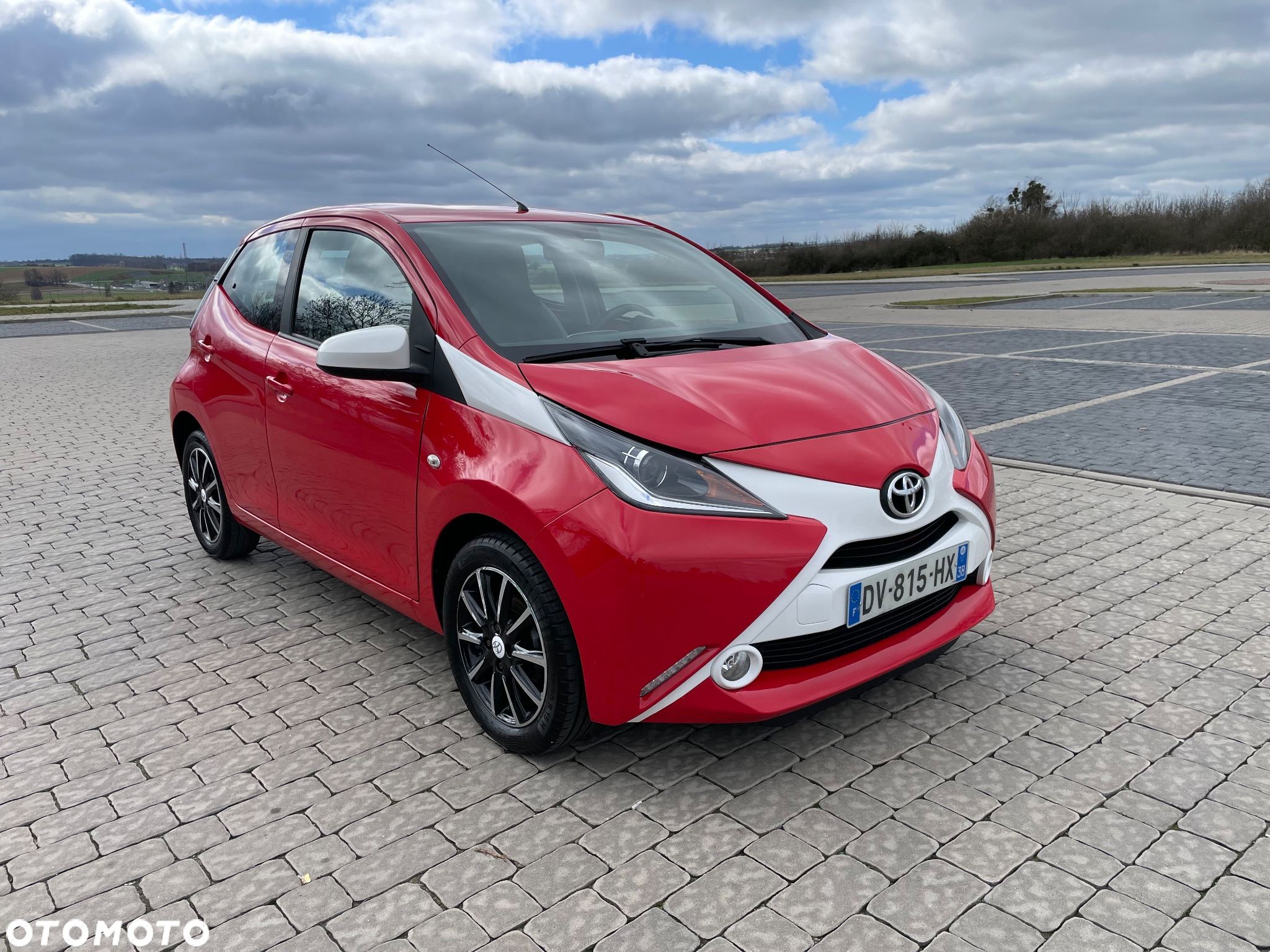 Toyota Aygo x-play Edition S+ - 2