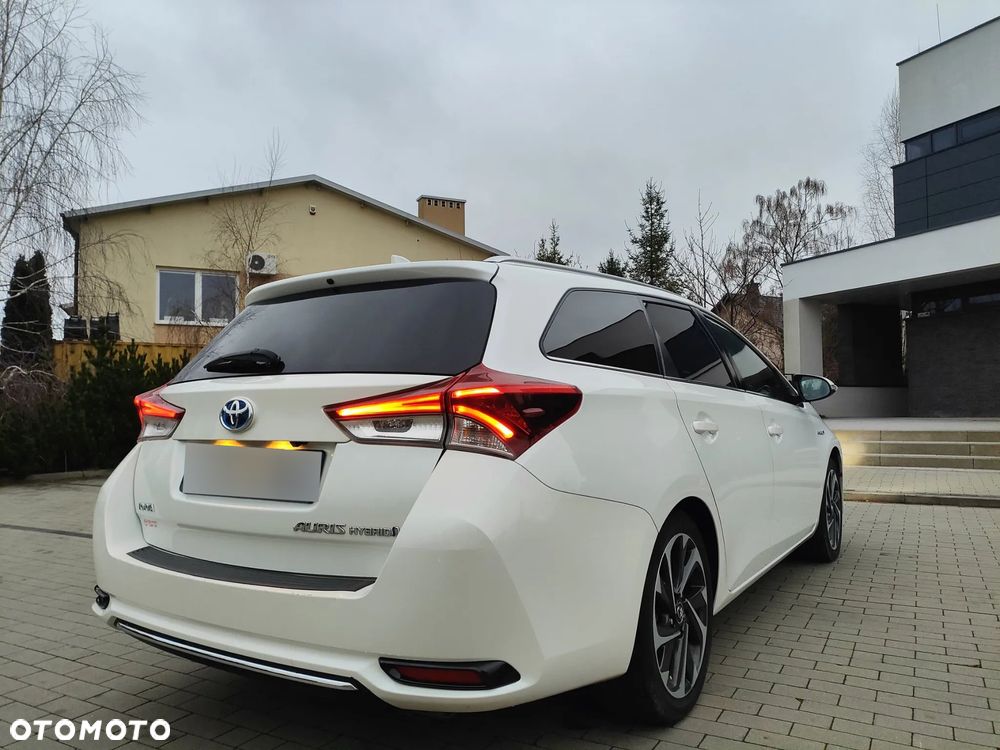 Toyota Auris Hybrid 135 Prestige - 17