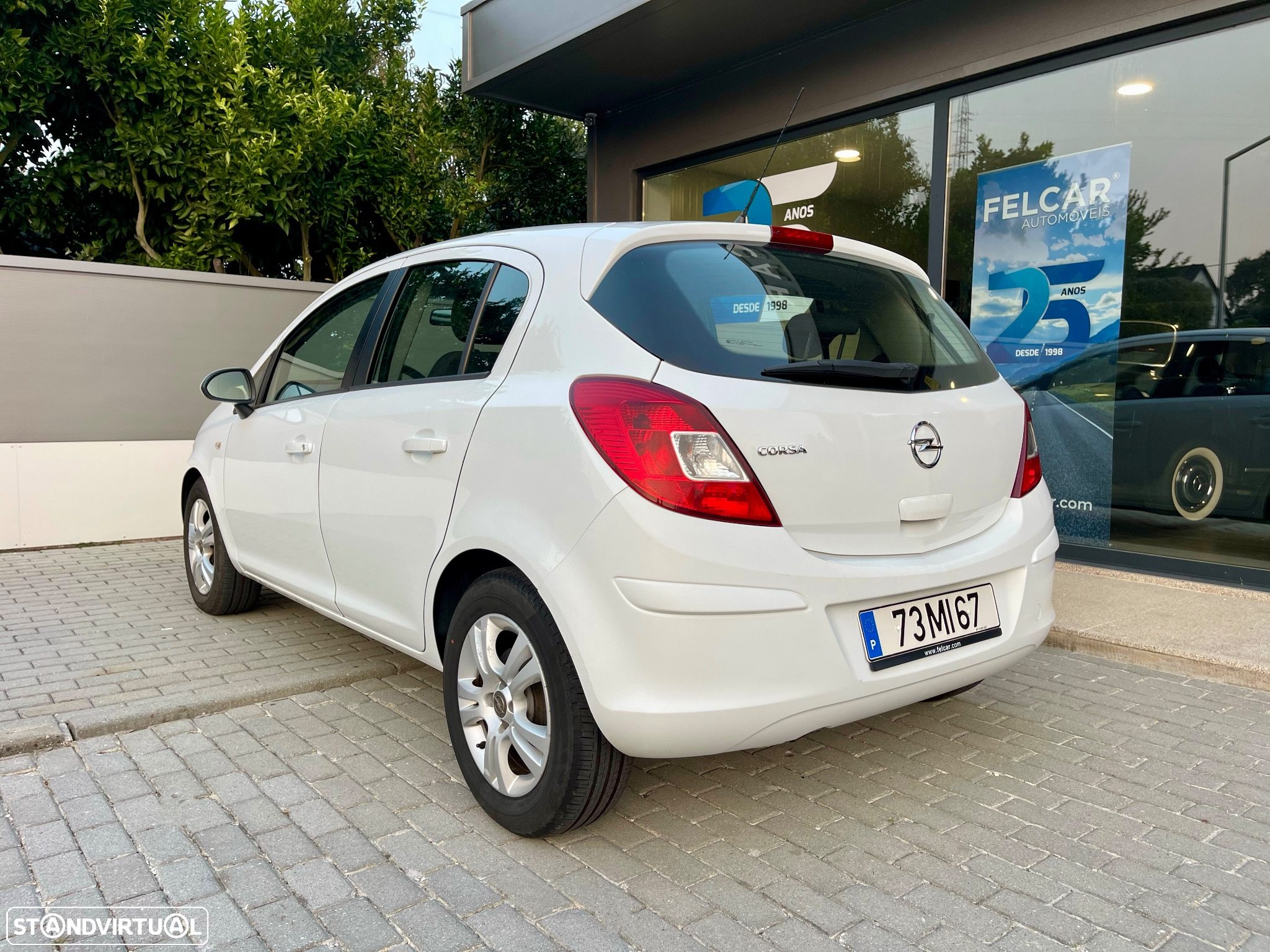 Opel Corsa 1.2 Enjoy - 4