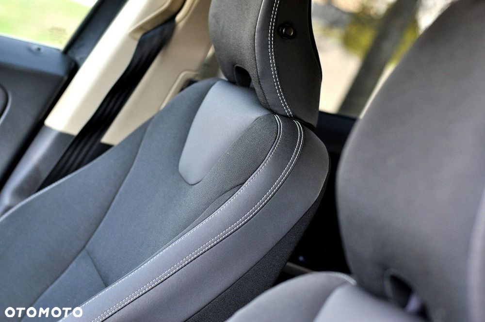 Volvo XC 60 D3 R-Design - 11