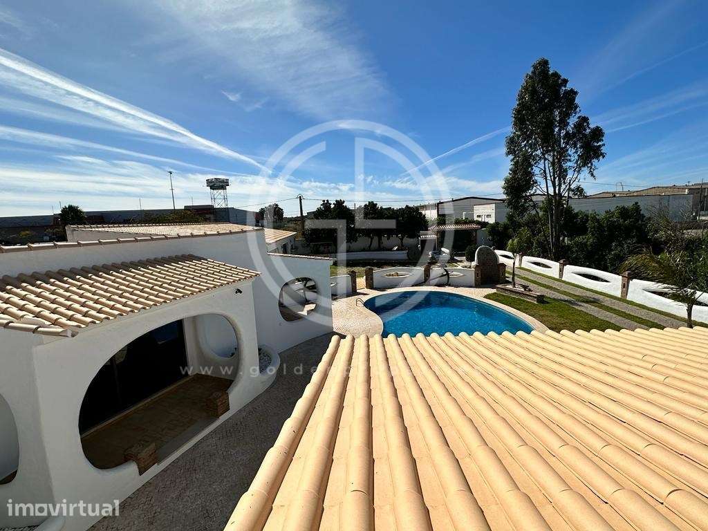 Moradia V3+1, com Piscina e Picadeiro totalmente remodelada em Algoz - Grande imagem: 4/28