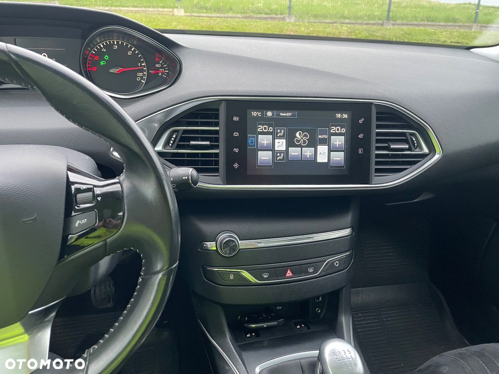 Peugeot 308 2.0 Blue HDi Allure S&S - 16