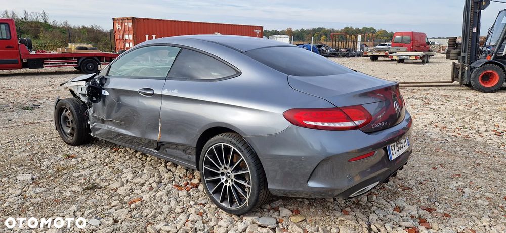 Mercedes-Benz C-Class 2018 photo 5