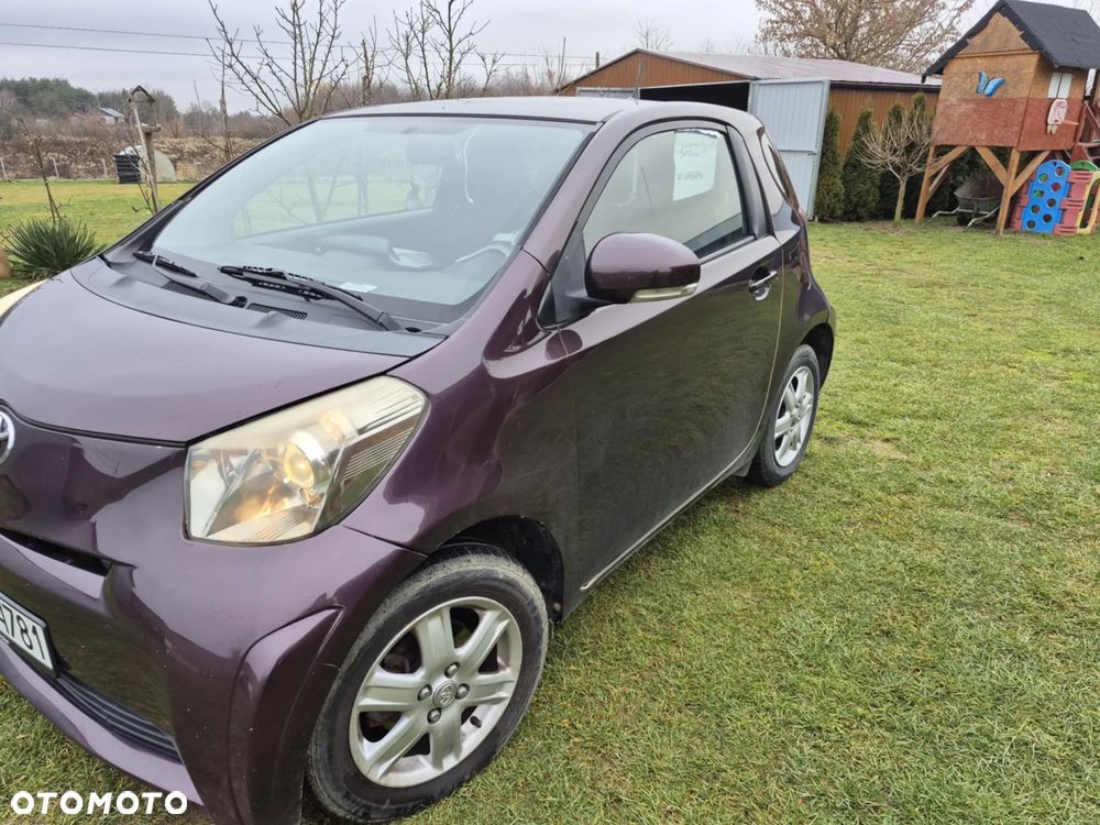 Toyota iQ - 5