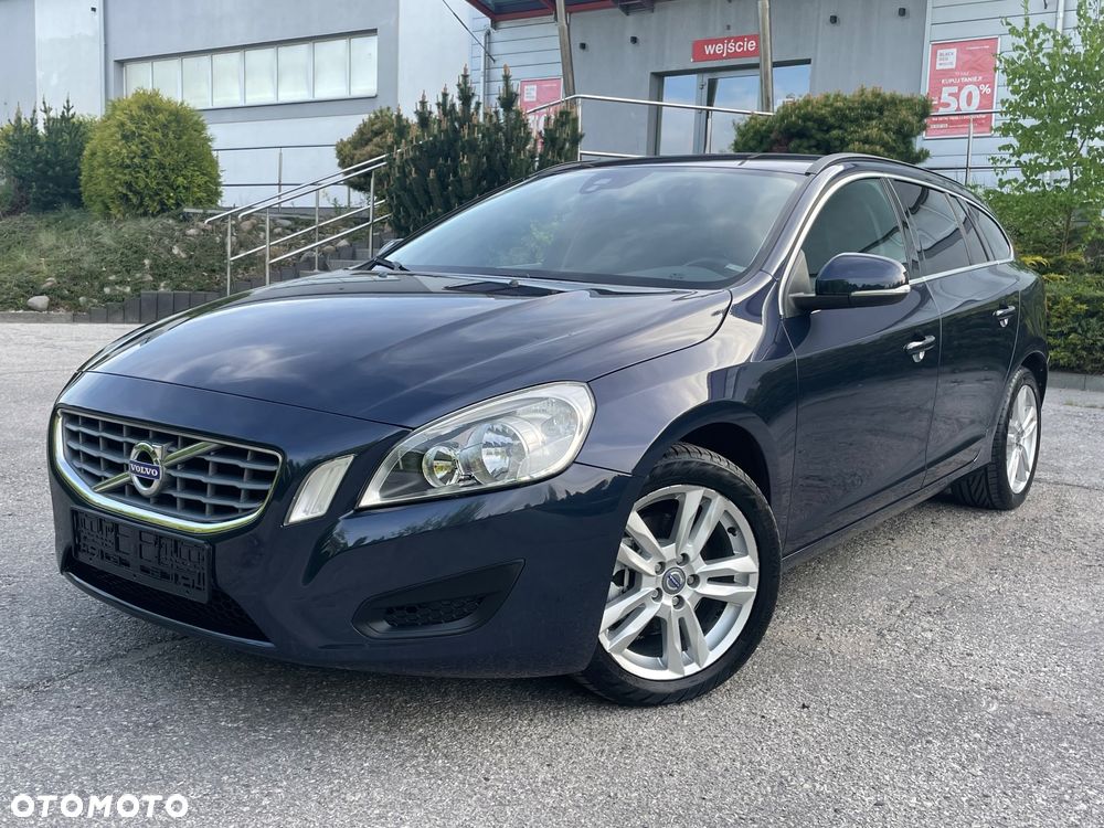 Volvo V60 T3 Kinetic - 1